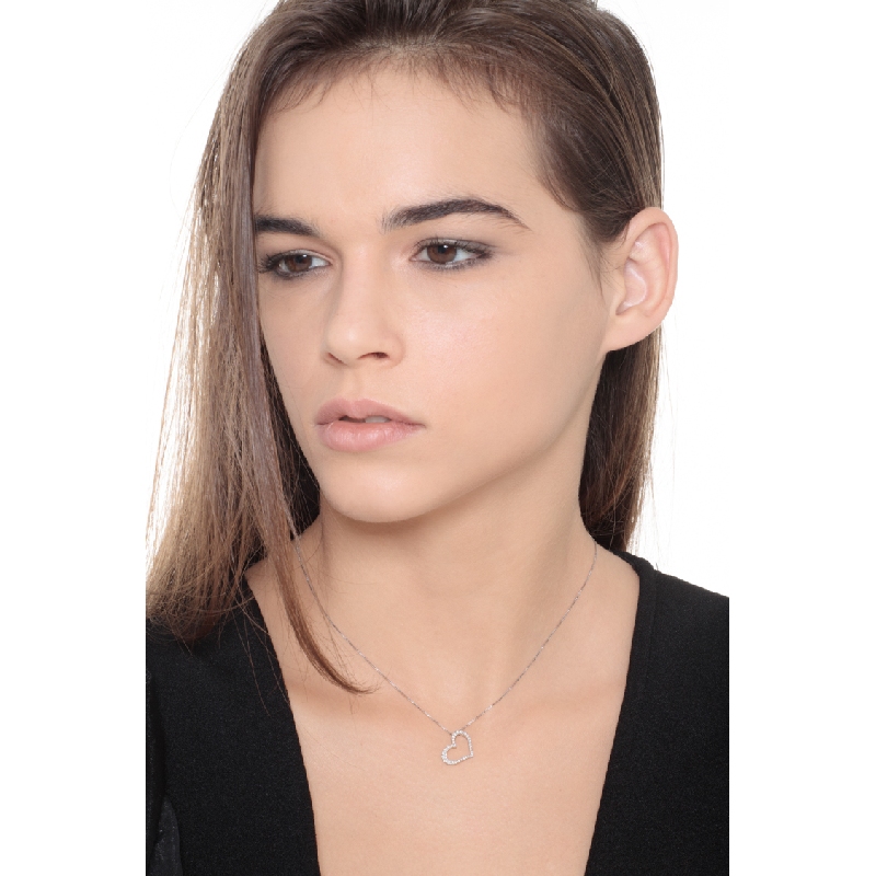 Collier pendentif cœur en or blanc avec diamants ct. 0,15