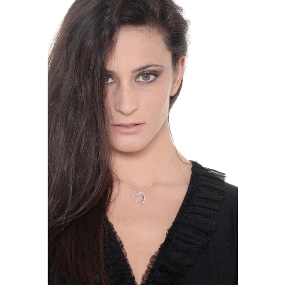 Collier coeur en or blanc 18 carats serti de diamants