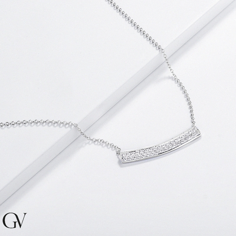 Collier en or blanc 18k avec barre en diamants