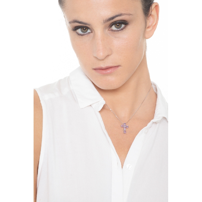 Collier en or blanc 18 carats avec croix d'améthystes et diamants