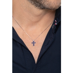 Pendentif en croix en or blanc 18 carats orné de saphirs bleus 2