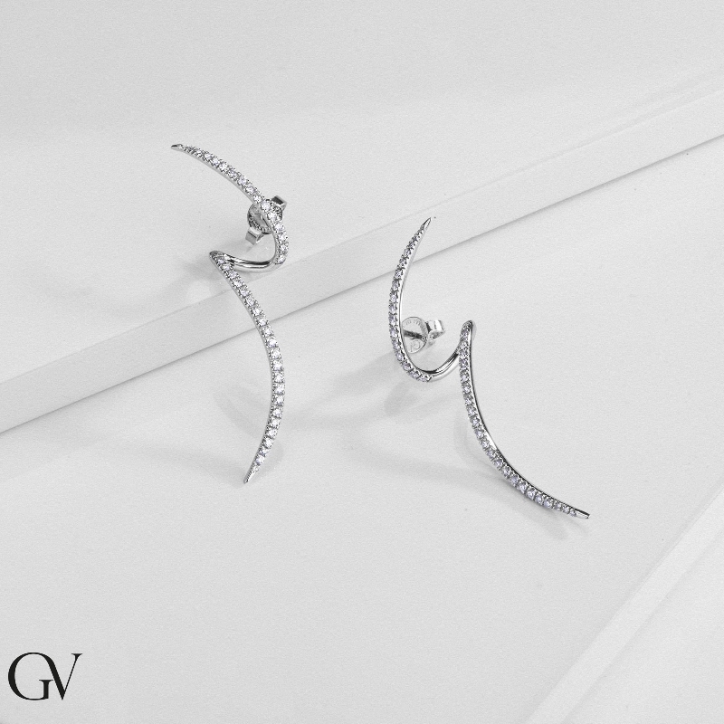 Boucles d'oreilles en spirale avec diamants en or blanc 750