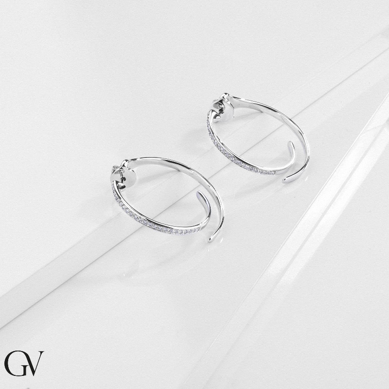 Créoles en or blanc 750 et diamants