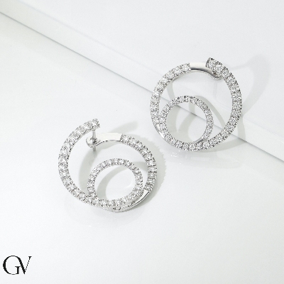 Boucles d’oreilles double cercle en or blanc 18k avec diamants