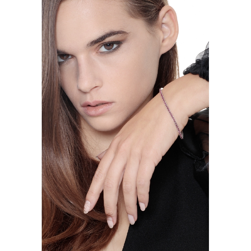 Bracelet Tennis à griffes en or blanc 18 carats avec des rubis