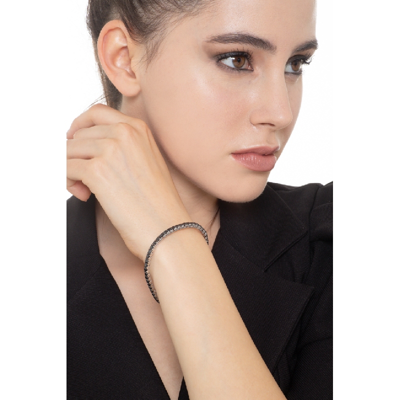 Bracelet tennis en or blanc 18k avec diamants noirs