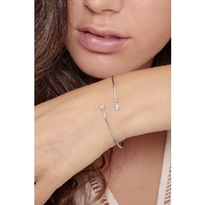 Bracelet à ressort en or blanc 18k avec 2 diamants