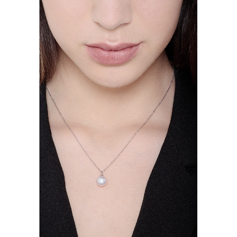 Collier en or blanc 18k avec perle naturelle
