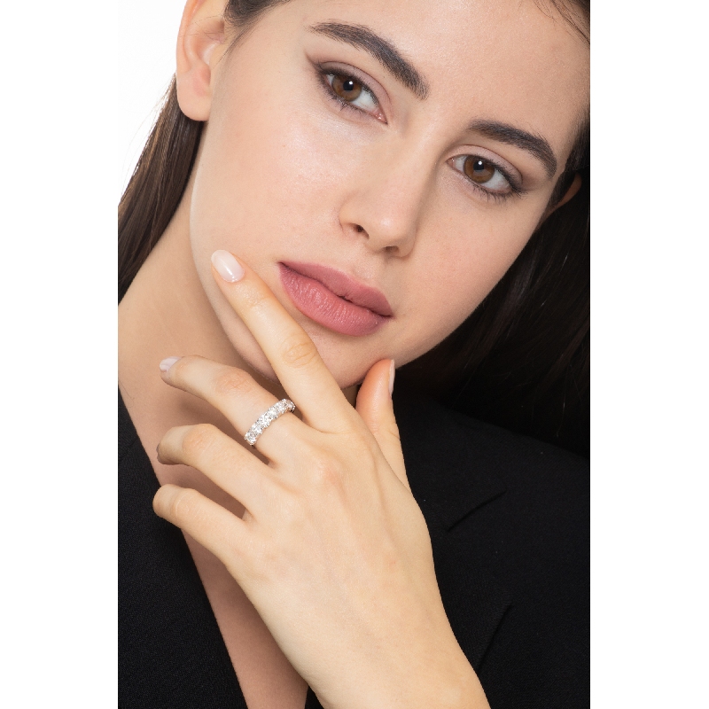 Bague demi-alliance 7 diamants en or blanc 18 carats ct. 1,70