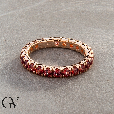 Bague Eternity en or rose 18k avec saphirs orange et diamants