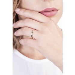 Alliance en or blanc et jaune 18k avec un diamant 2