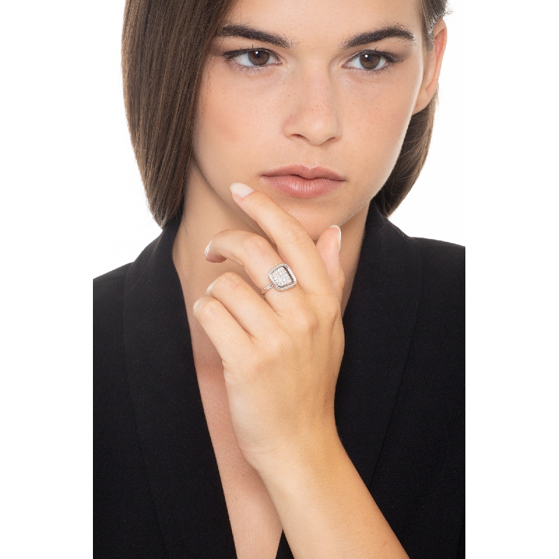 Bague géométrique en or blanc 18k avec diamants