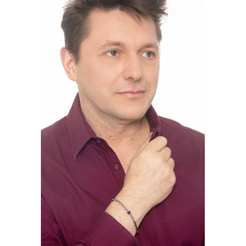 Bracelet en or blanc 18k avec barrette et zircons noirs