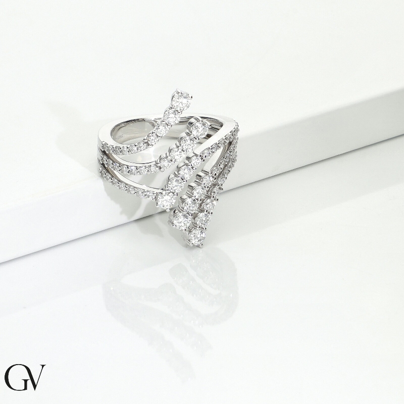 Bague Graduée en or blanc 18k et diamants