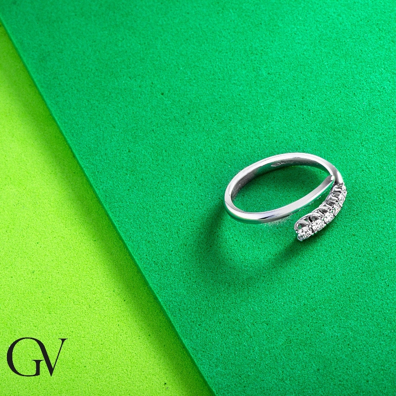 Bague contrarié ouverte or blanc 18k avec diamants