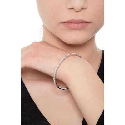 Bracelet rigide en or blanc 18 carats avec diamants