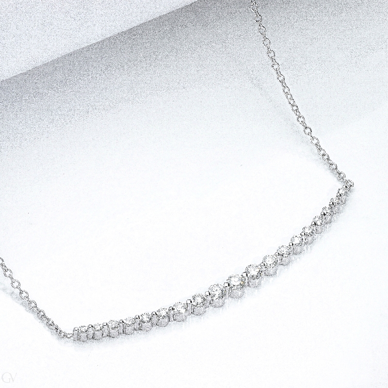 Collier ras du cou en Or 750 avec maillon diamant