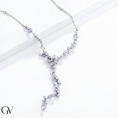 Collier en y or blanc avec cascade de diamants