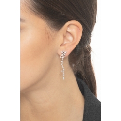 Boucles d'oreilles pendantes en or blanc 18k avec diamants 2