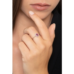 Bague or blanc 18k rubis ovale et halo de diamants 2