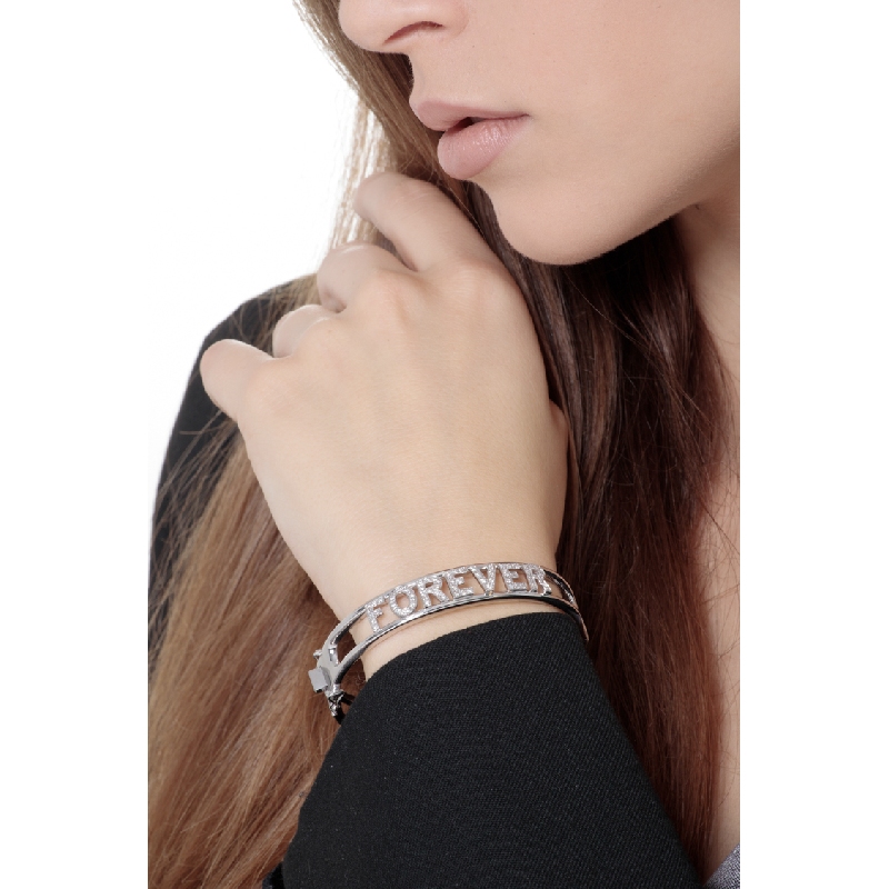 Bracelet personnalisé  FOREVER  en or blanc 750 et diamants