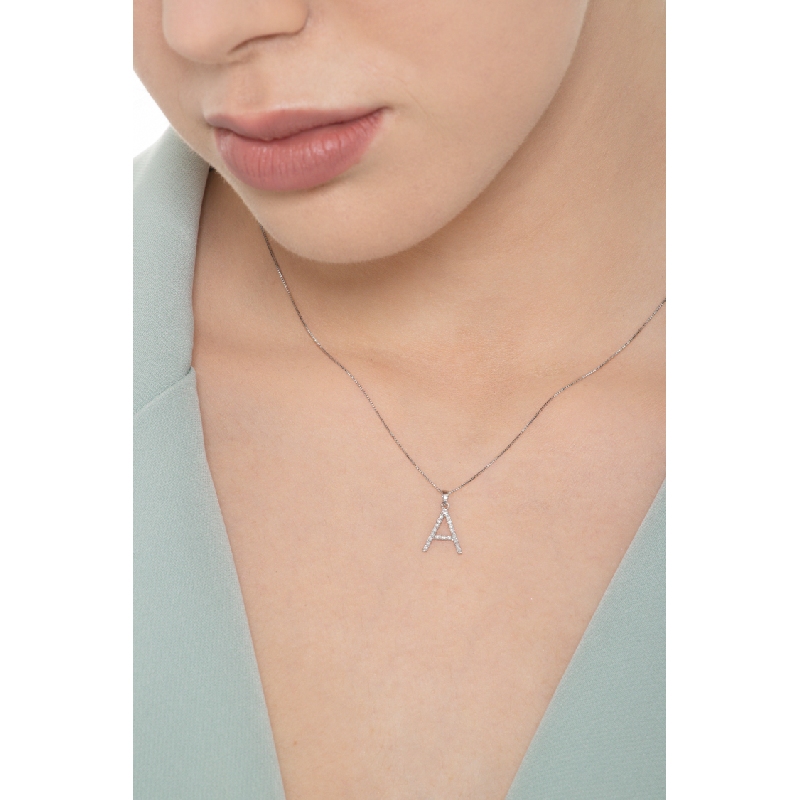 Collier pendentif lettre  A en or blanc 18K et diamants
