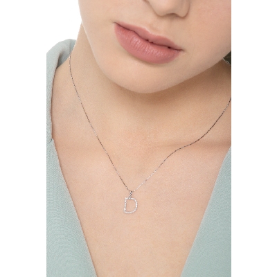 Collier pendentif lettre  D en or blanc 18K et diamants