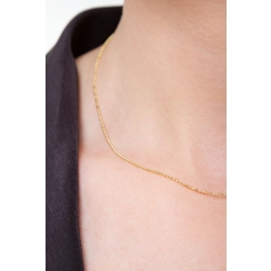 Collier avec de petites perles en or jaune 18 carats 2