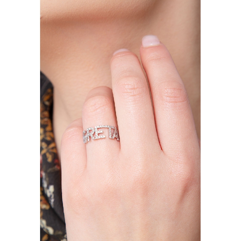 Bague en or blanc 18k avec le prénom GRETA serti de diamants