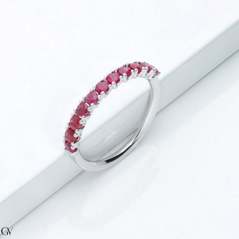 Bague femme en or blanc 18k avec onze rubis