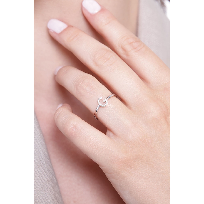 Bague en or blanc 18k avec lettre G sertie de diamants