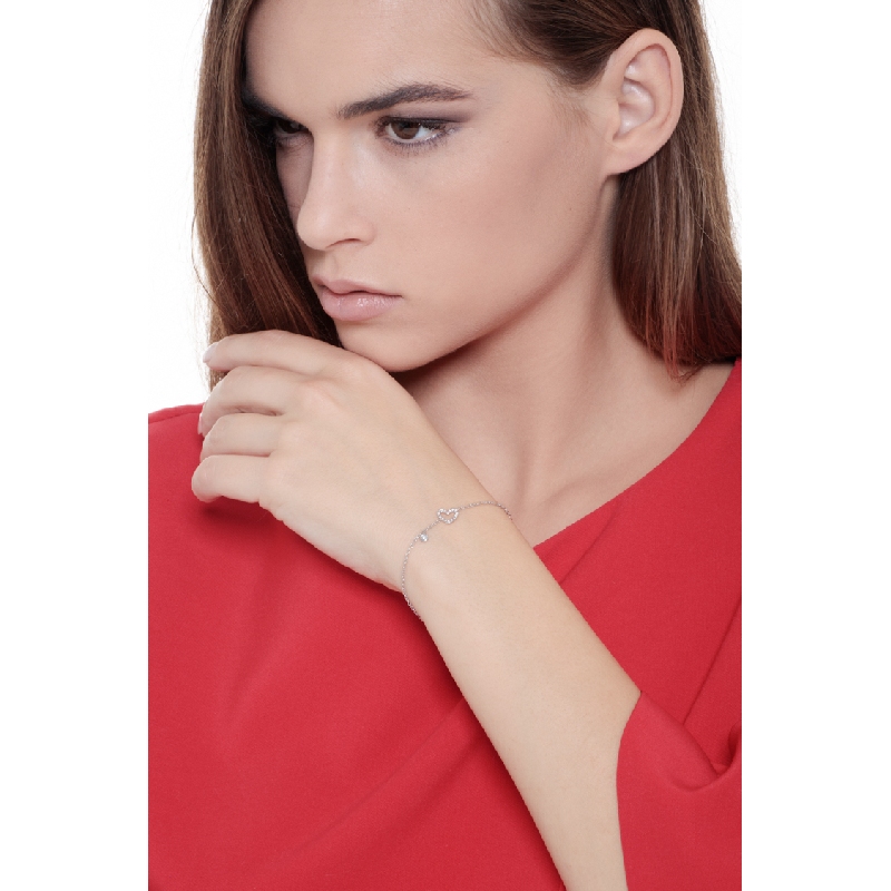 Bracelet en or blanc 18k avec cœur et diamants