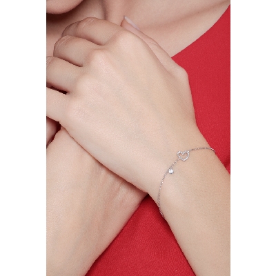 Bracelet en or blanc 18k avec cœur et diamants