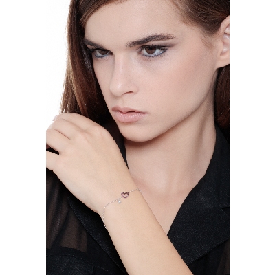 Bracelet en or blanc 18k avec pendentif en forme cœur rubis