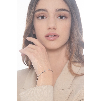 Bracelet rigide avec lettre  T en diamants et or blanc 750