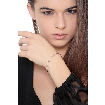 Bracelet rigide en or blanc 18k avec lettre Z