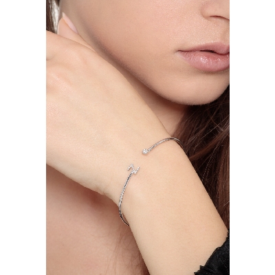 Bracelet rigide en or blanc 18k avec lettre Z