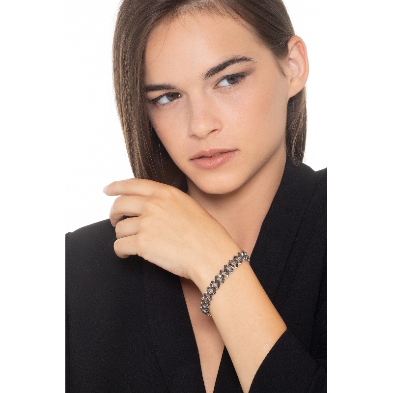 Bracelet groumette en or blanc 18k avec diamants noirs. Pointes brunies.