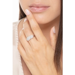 Bague en or blanc 18 carats avec 3 fleurs unies en diamants 2