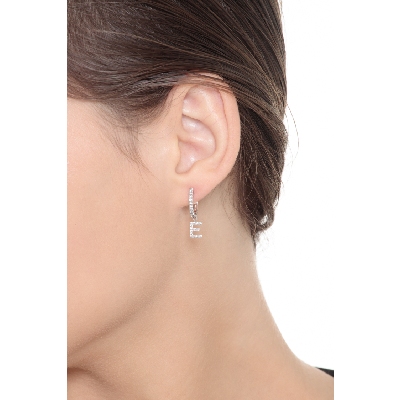 Mono boucle d'oreille en or blanc 18 carats, avec lettre E