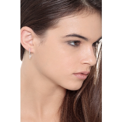 Mono boucle d'oreille en or blanc 18 carats, avec lettre F avec diamants