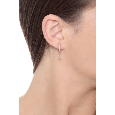 Mono boucle d'oreille en or blanc 18 carats, avec lettre L en diamants