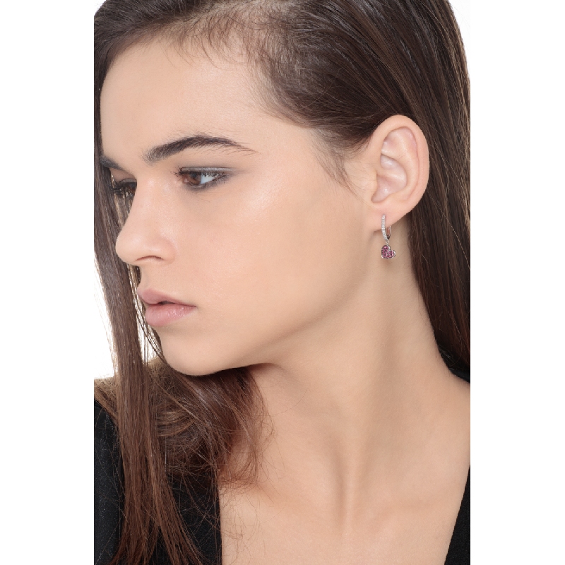 Boucles d’oreilles or blanc 18k cœur avec diamants et rubis