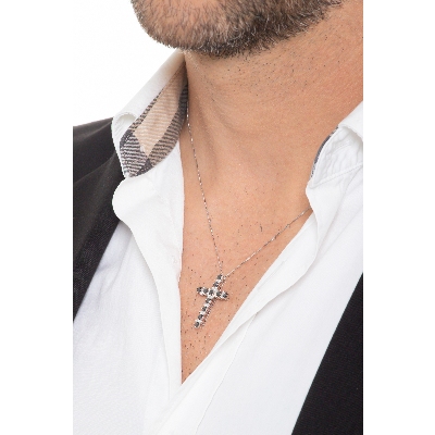 Collier pendentif croix or blanc 18k diamants noirs et blancs