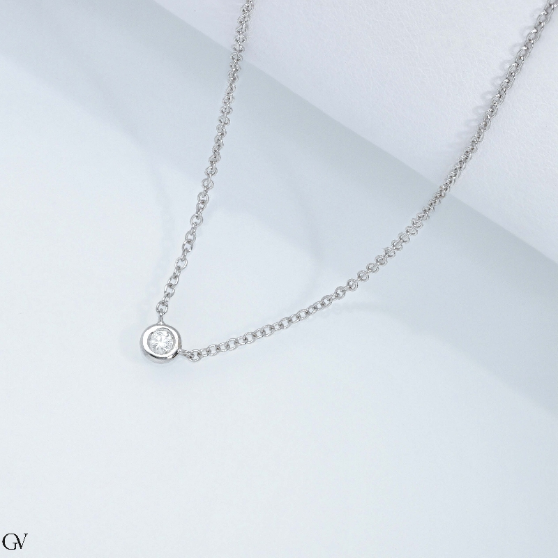 Collier en or blanc 18k avec brillant 0,05 ct