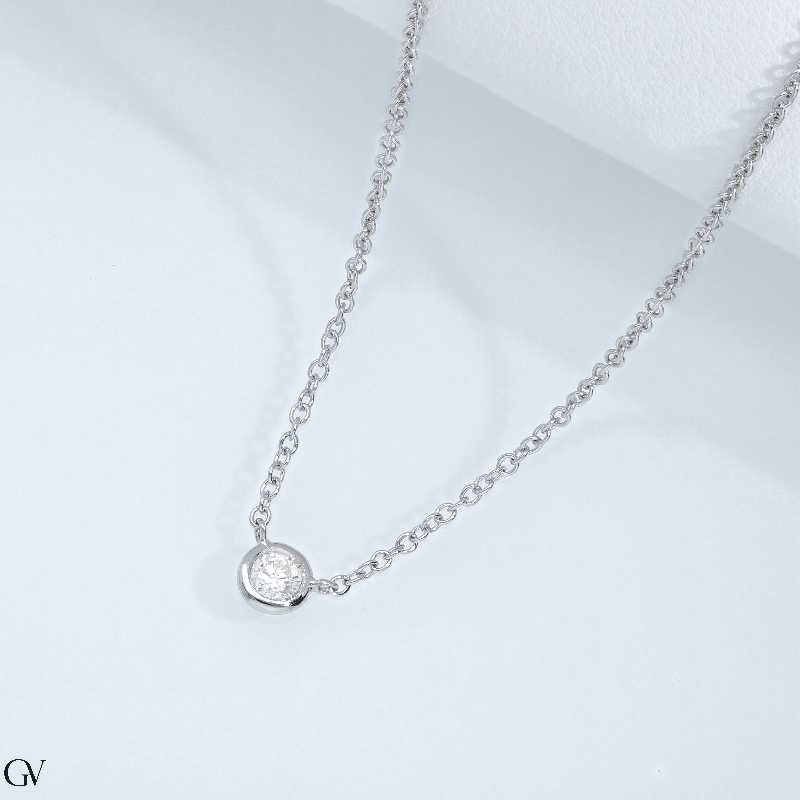Collier en or blanc 18k avec brillant 0,10 ct