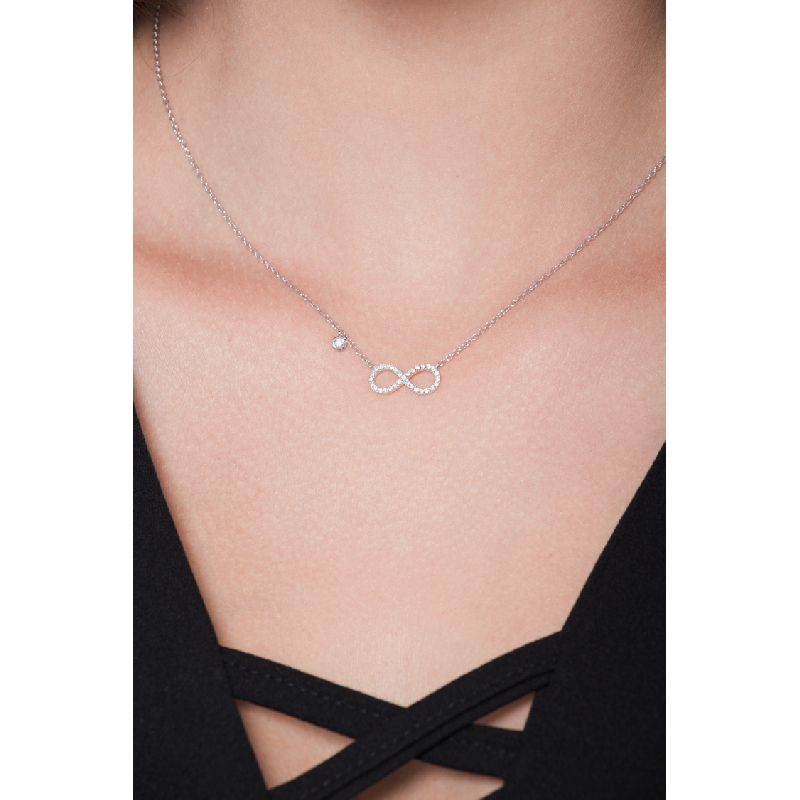 Collier infini en or blanc 18k avec diamants 