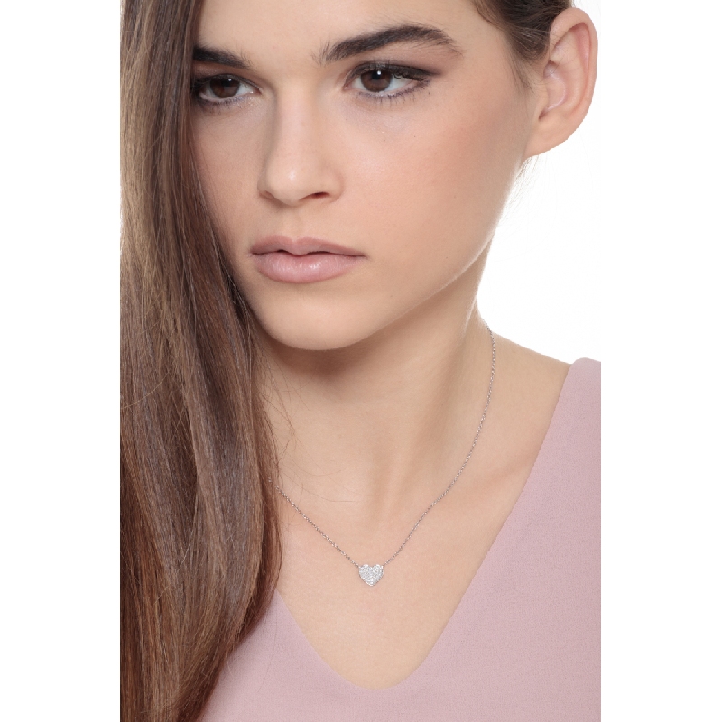 Collier en or blanc 18 carats avec pendentif cœur pavé de diamants