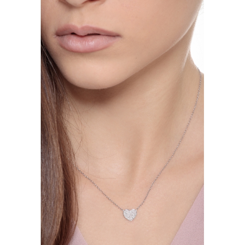 Collier en or blanc 18 carats avec pendentif cœur pavé de diamants