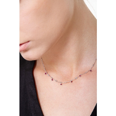 Collier en or blanc 18 carats avec pendentifs goutte rubis et diamants